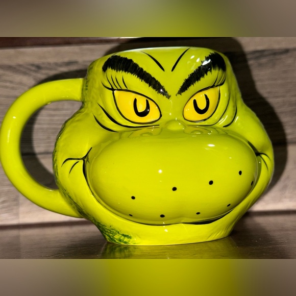 Super Cute Dr. Seuss The Grinch Sculpted Ceramic Mug - NEW - Picture 12 of 15